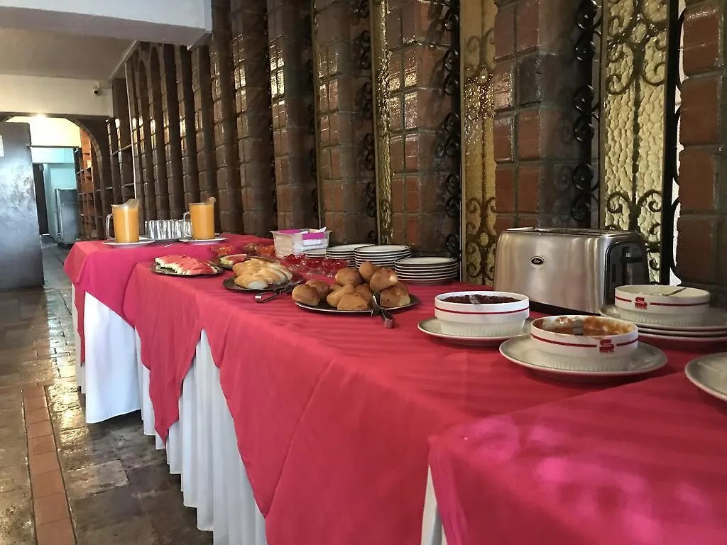 Hotel Savoy Inn Quito 3*,